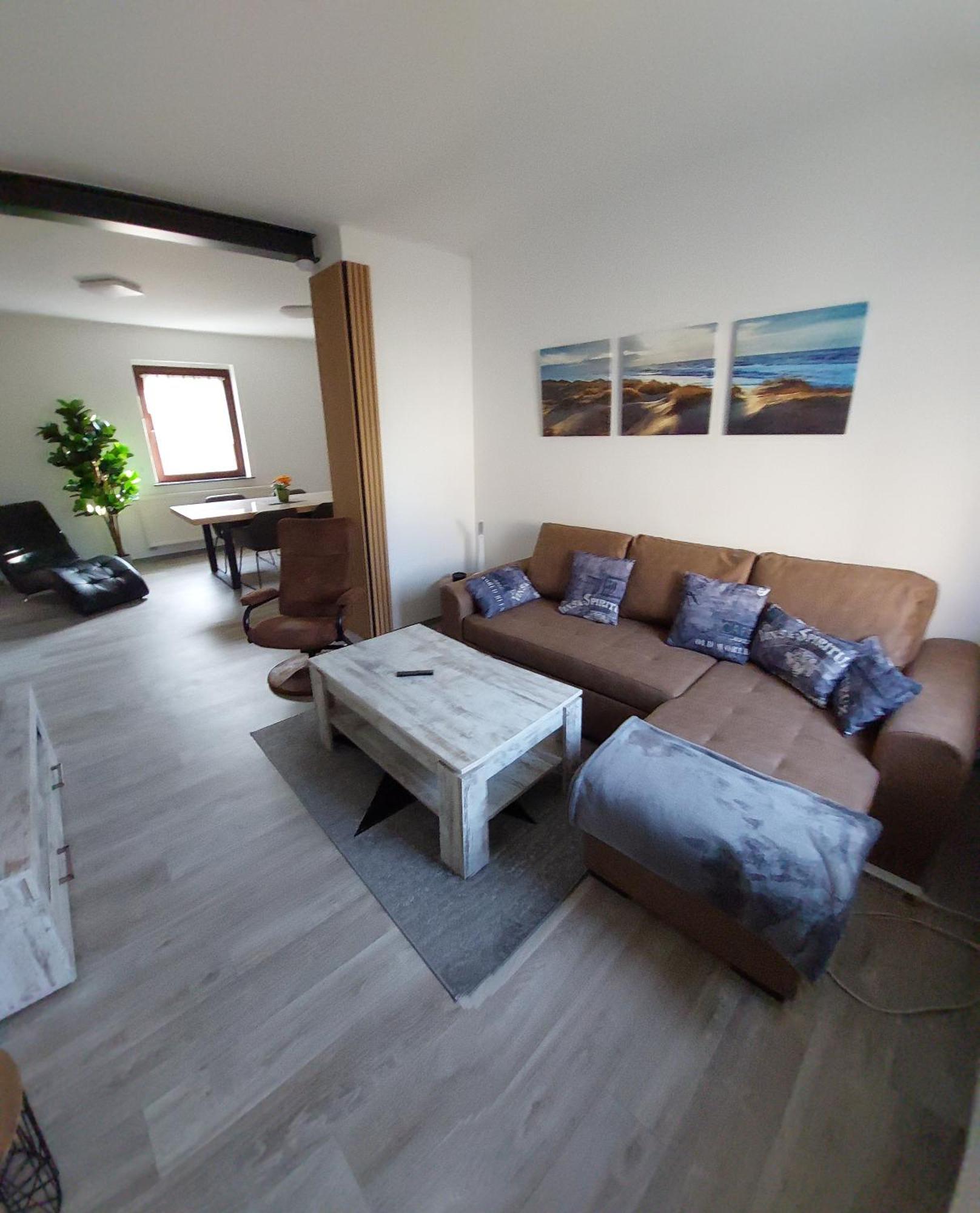 Ganze Ferienwohnung 5 Km Von Erfurt, Mit Kaffeevollautomat, Tv, Wlan, Boxspringbett, Schlafsofa Und Einkaufsmoeglichkeiten, Sehr Gute Anbindung Zur A71 Und A4, Kostenloser Oeff Parkplatz Fuer Pkw Und Transporter Elxleben Экстерьер фото