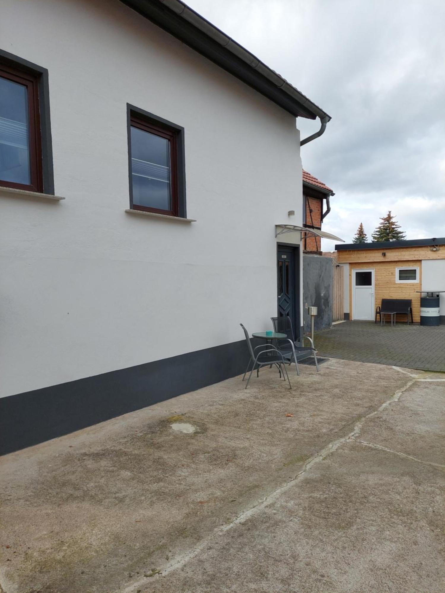Ganze Ferienwohnung 5 Km Von Erfurt, Mit Kaffeevollautomat, Tv, Wlan, Boxspringbett, Schlafsofa Und Einkaufsmoeglichkeiten, Sehr Gute Anbindung Zur A71 Und A4, Kostenloser Oeff Parkplatz Fuer Pkw Und Transporter Elxleben Экстерьер фото