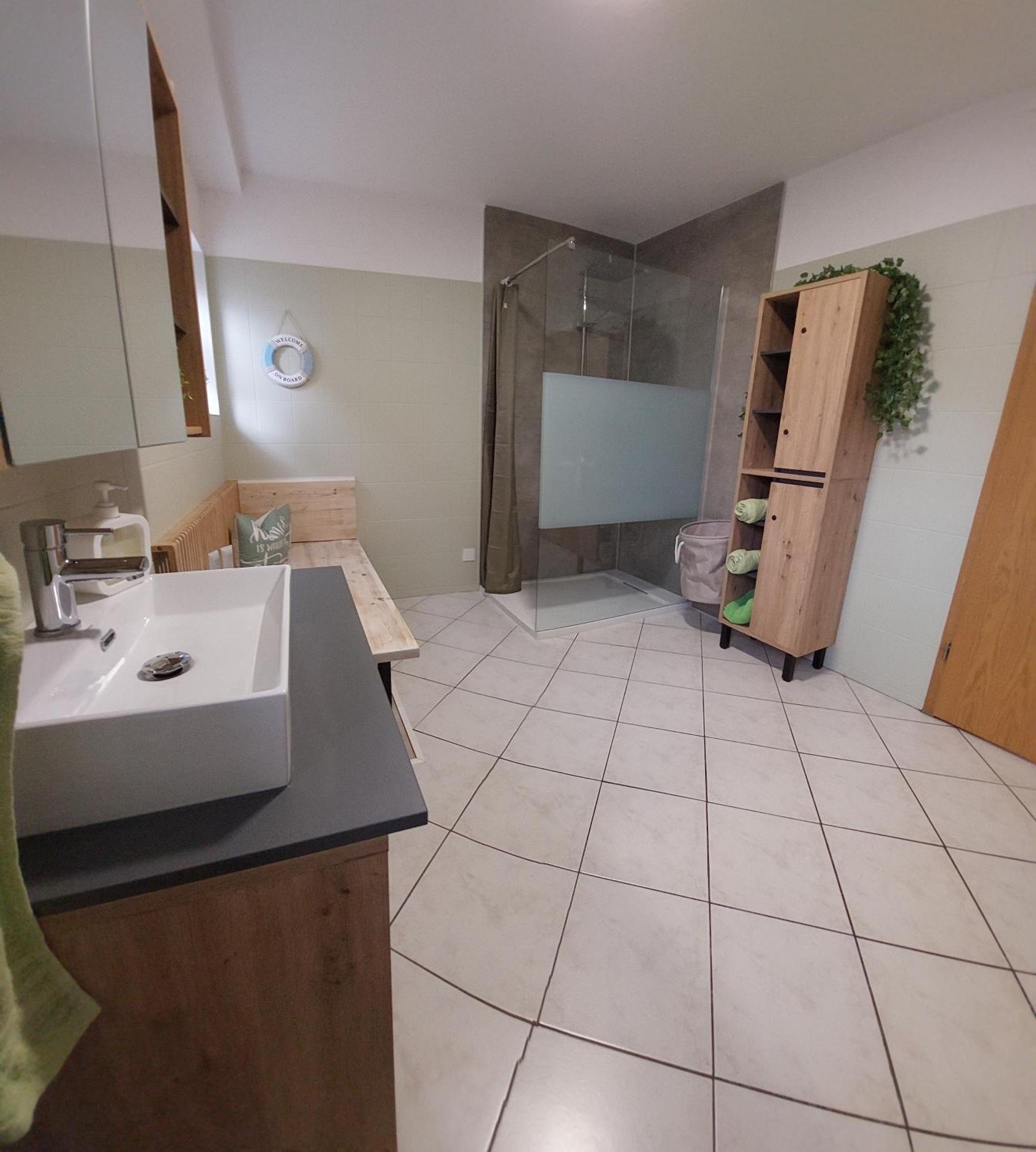 Ganze Ferienwohnung 5 Km Von Erfurt, Mit Kaffeevollautomat, Tv, Wlan, Boxspringbett, Schlafsofa Und Einkaufsmoeglichkeiten, Sehr Gute Anbindung Zur A71 Und A4, Kostenloser Oeff Parkplatz Fuer Pkw Und Transporter Elxleben Экстерьер фото